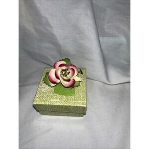 CARA STAFFORDSHIRE CHINA‎ MADE IN ENGLAND PRETTY FLOWER ROSE PIN LEAF